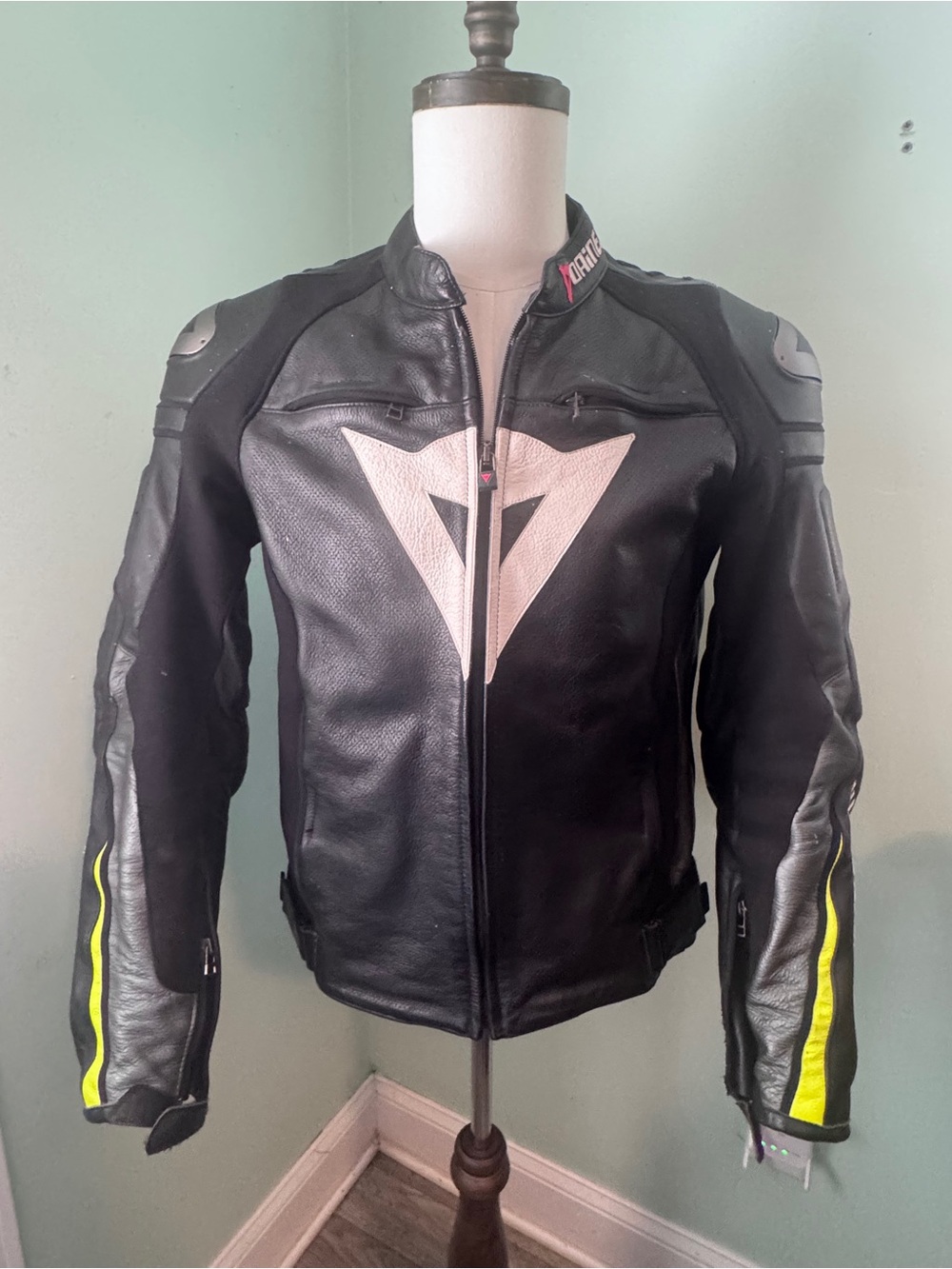 Dainese G. Super Speed C2 Leather Motorcycle Jacket Black Size 52 Armored